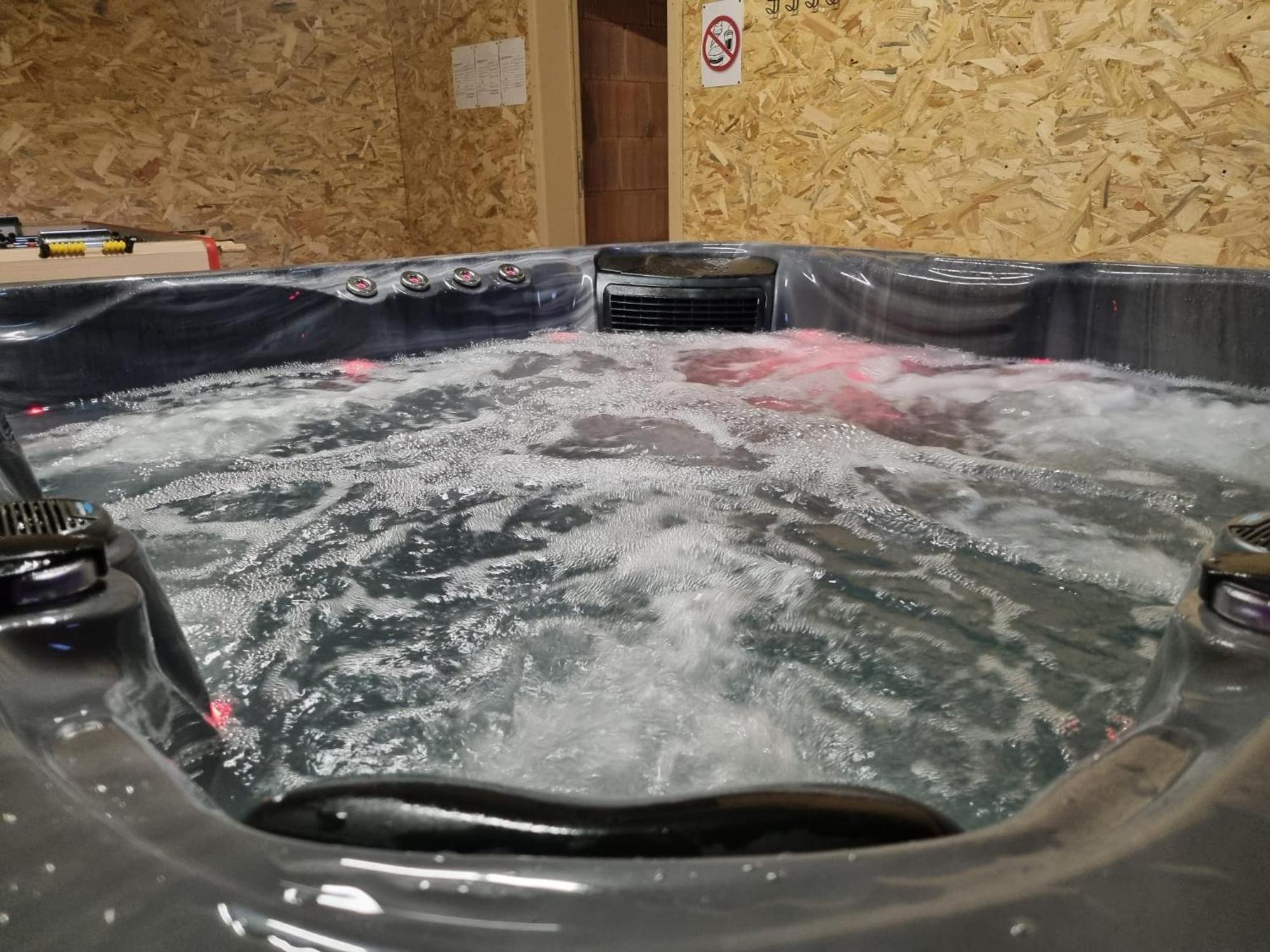 Les Randogodilleurs Avec Jacuzzi A 2Kms Des Pistes Et 350M Du Theatre Du Peuple ! Villa Бусан Екстериор снимка